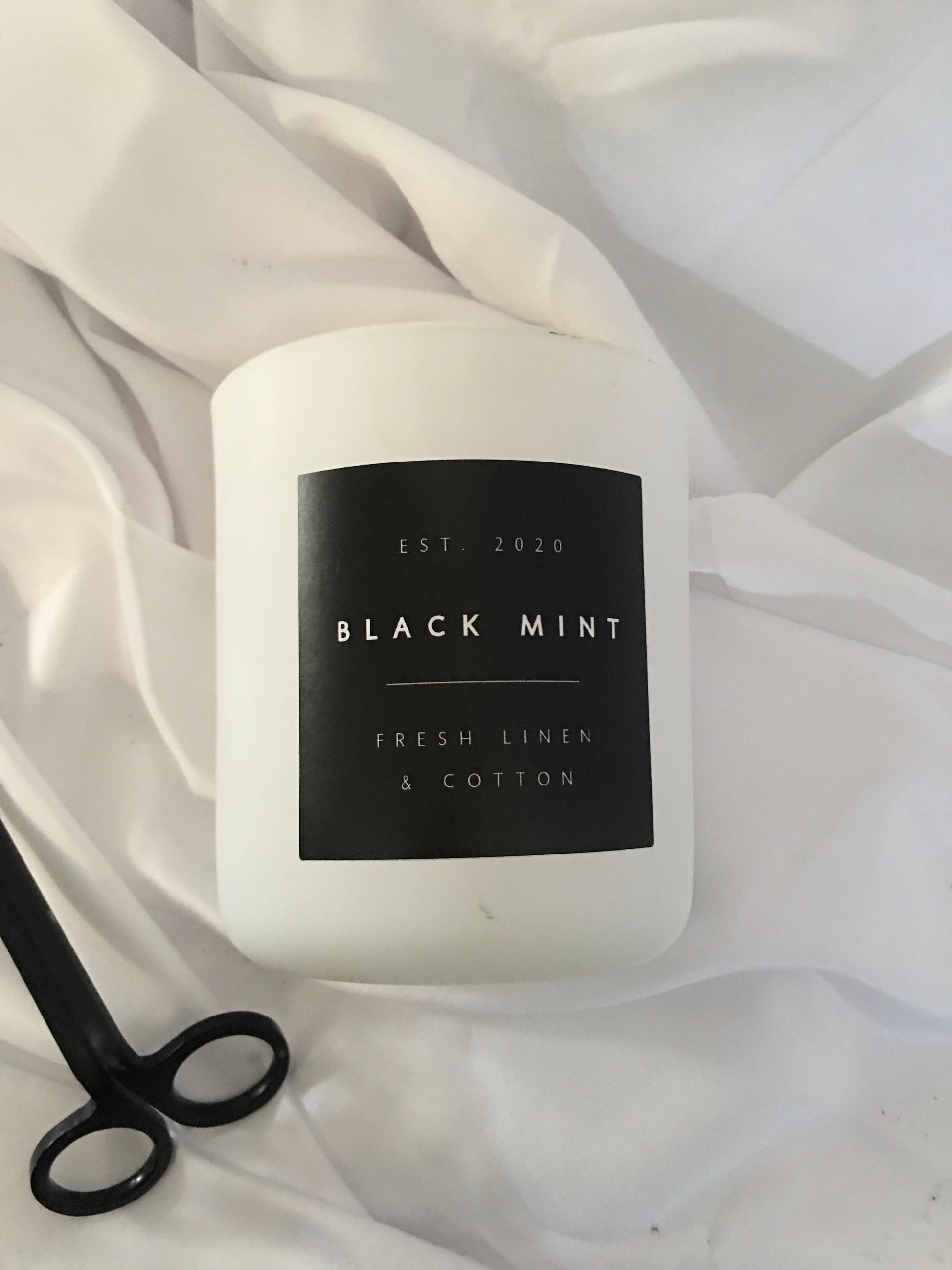 Black Mint Signature 12 oz Candles image 1